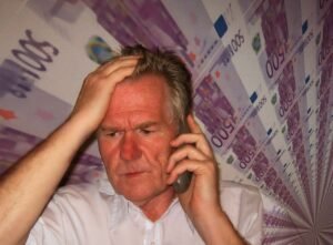 Read more about the article WHAT IS MONEY DISORDERS AND HOW IT AFFECTS YOUR FINANCIALS.